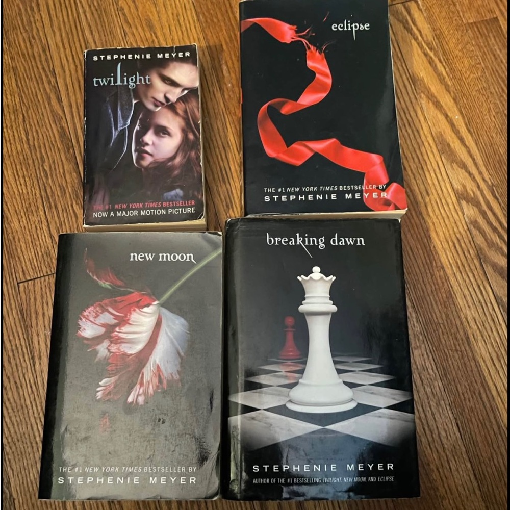 Set of Twilight books